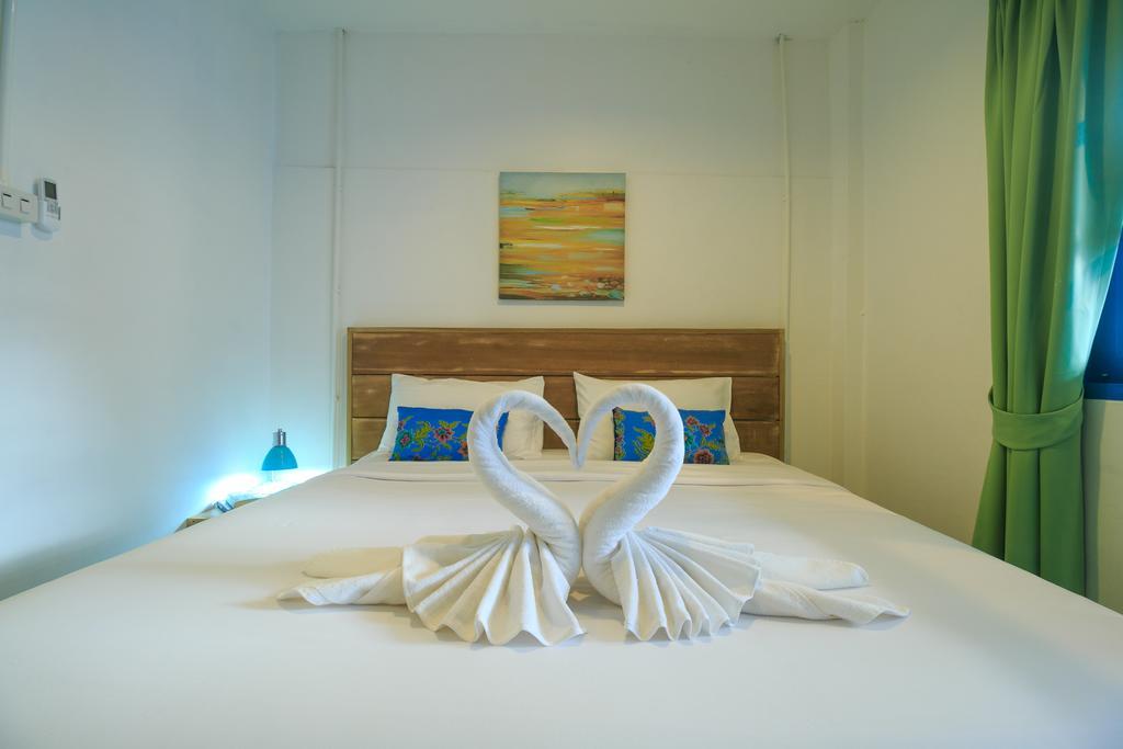 Frog House Bed & Breakfast (Adults Only) Patong Екстериор снимка