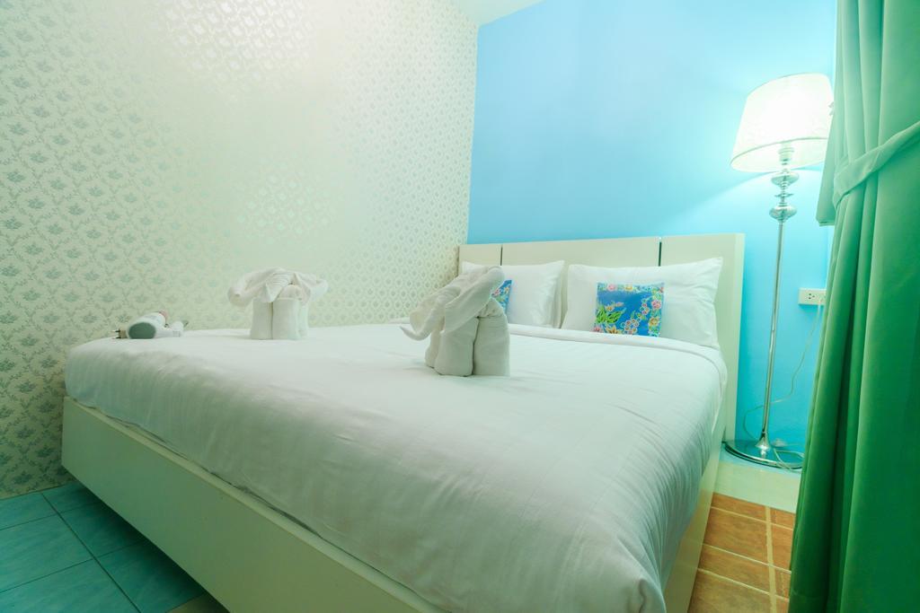 Frog House Bed & Breakfast (Adults Only) Patong Екстериор снимка