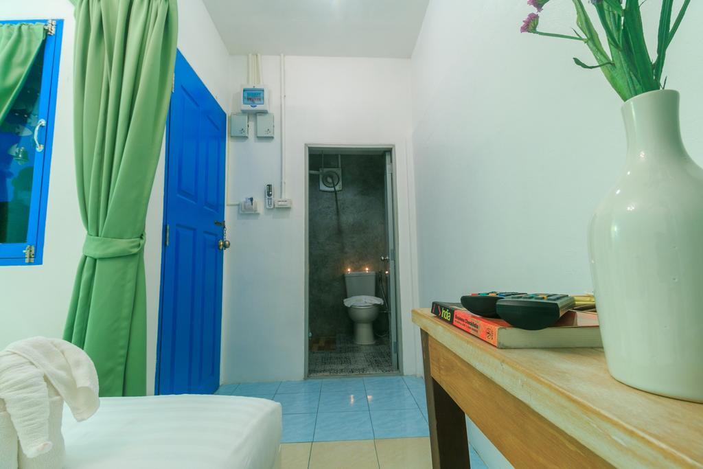 Frog House Bed & Breakfast (Adults Only) Patong Екстериор снимка