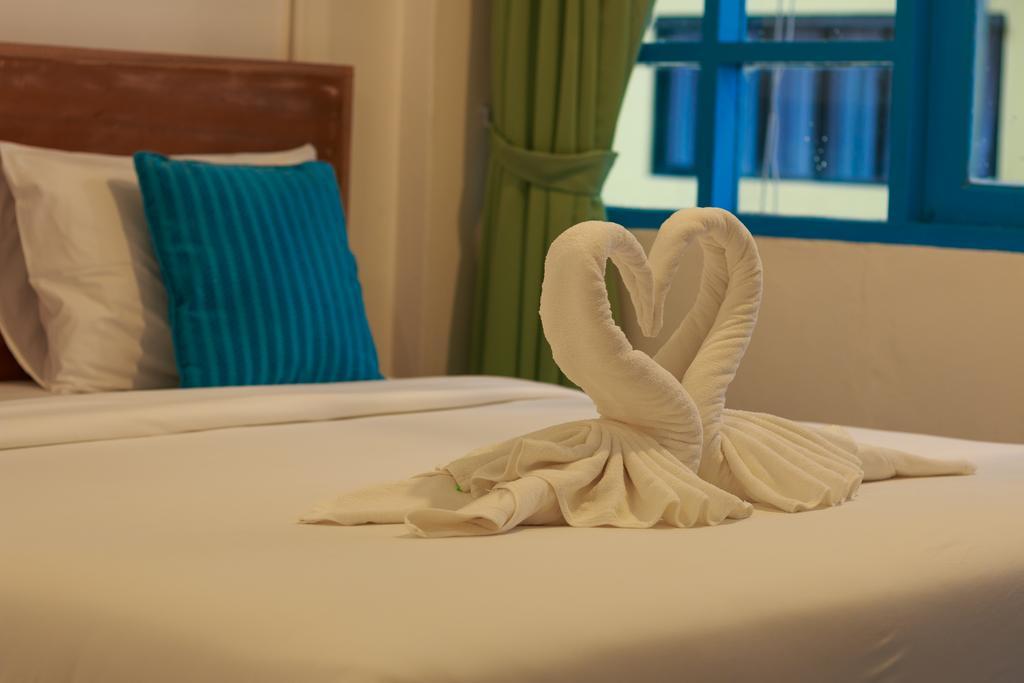 Frog House Bed & Breakfast (Adults Only) Patong Екстериор снимка
