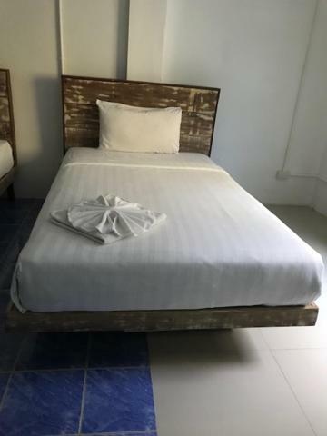 Frog House Bed & Breakfast (Adults Only) Patong Екстериор снимка