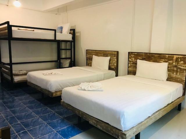 Frog House Bed & Breakfast (Adults Only) Patong Екстериор снимка